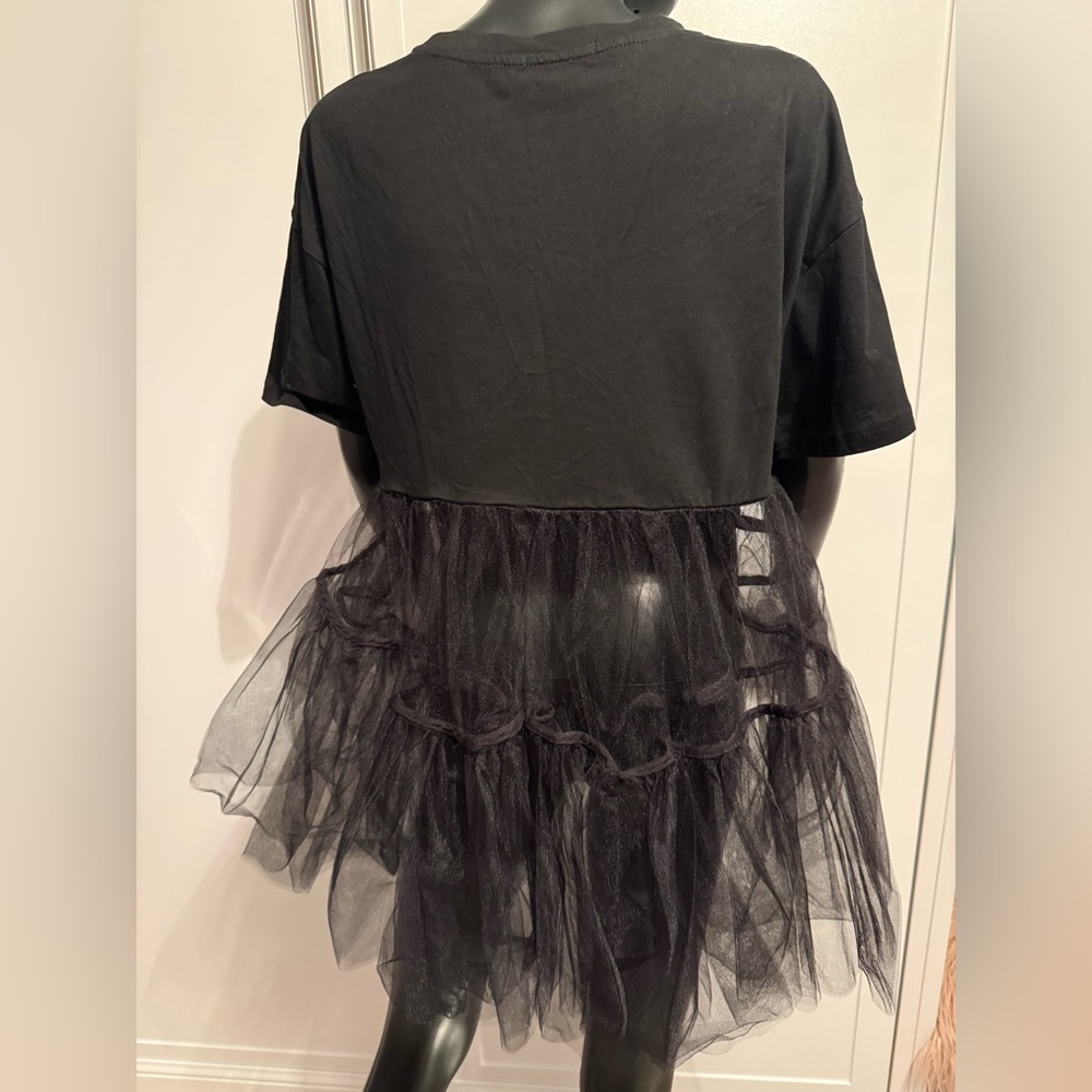 Chic Black Tulle Accent Tee - Picture 2 of 3